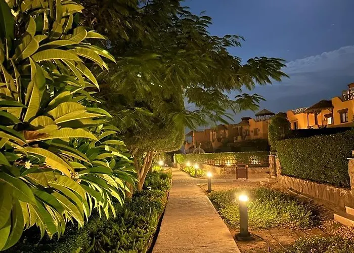 Luxury In Mountain View 2 , El-sokhna With Sea View , Pool View And Garden View Families Only * Айн-Сохна