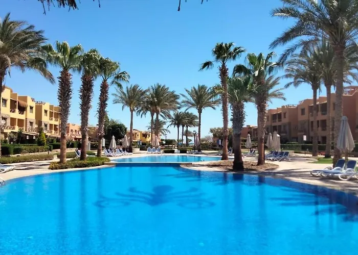 Luxury In Mountain View 2 , El-sokhna With Sea View , Pool View And Garden View Families Only Шале Айн-Сохна