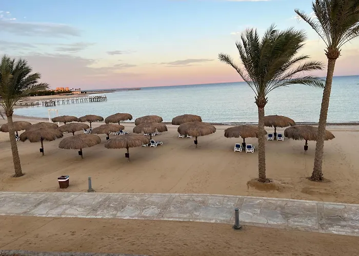 Luxury In Mountain View 2 , El-sokhna With Sea View , Pool View And Garden View Families Only Шале Айн-Сохна