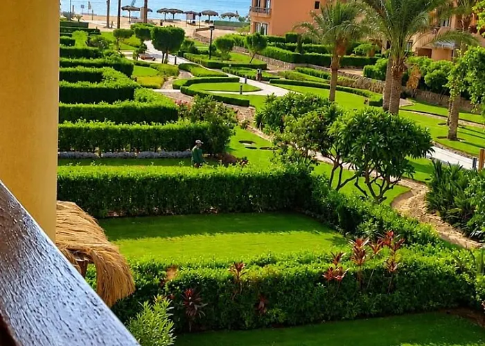 Luxury In Mountain View 2 , El-sokhna With Sea View , Pool View And Garden View Families Only Айн-Сохна