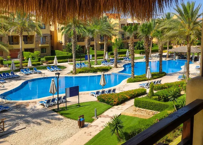 Luxury In Mountain View 2 , El-sokhna With Sea View , Pool View And Garden View Families Only Шале *